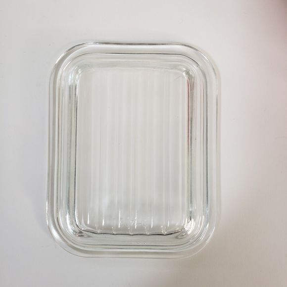 Vtg Pyrex Red Refrigerator Dish Round Backstamp Ribbed Lid 0 501 Glossy 1.5 cup - Picture 7 of 7